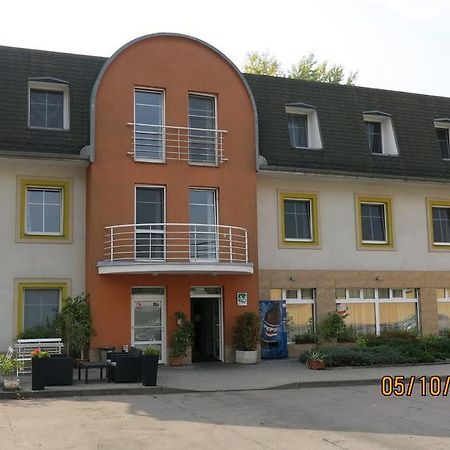 Hotel Ned Hockey Nymburk Bagian luar foto